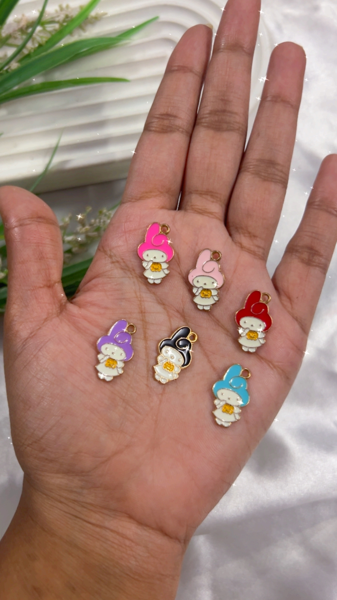 {"eId":"242138557067279","CameraPosition":1} Melody - Image 1