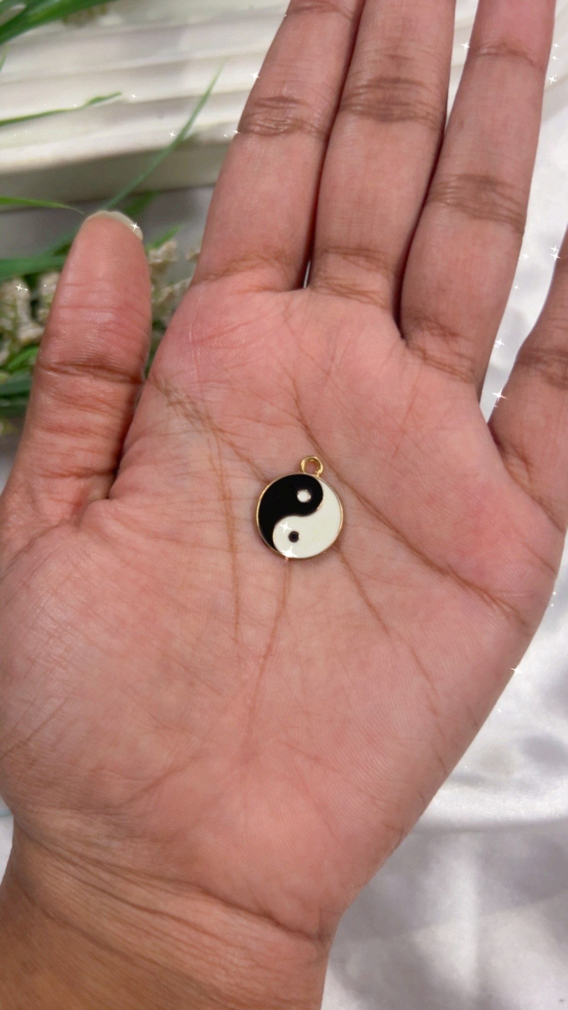 {"eId":"242138557067279","CameraPosition":1} Ying Yang - Image 1