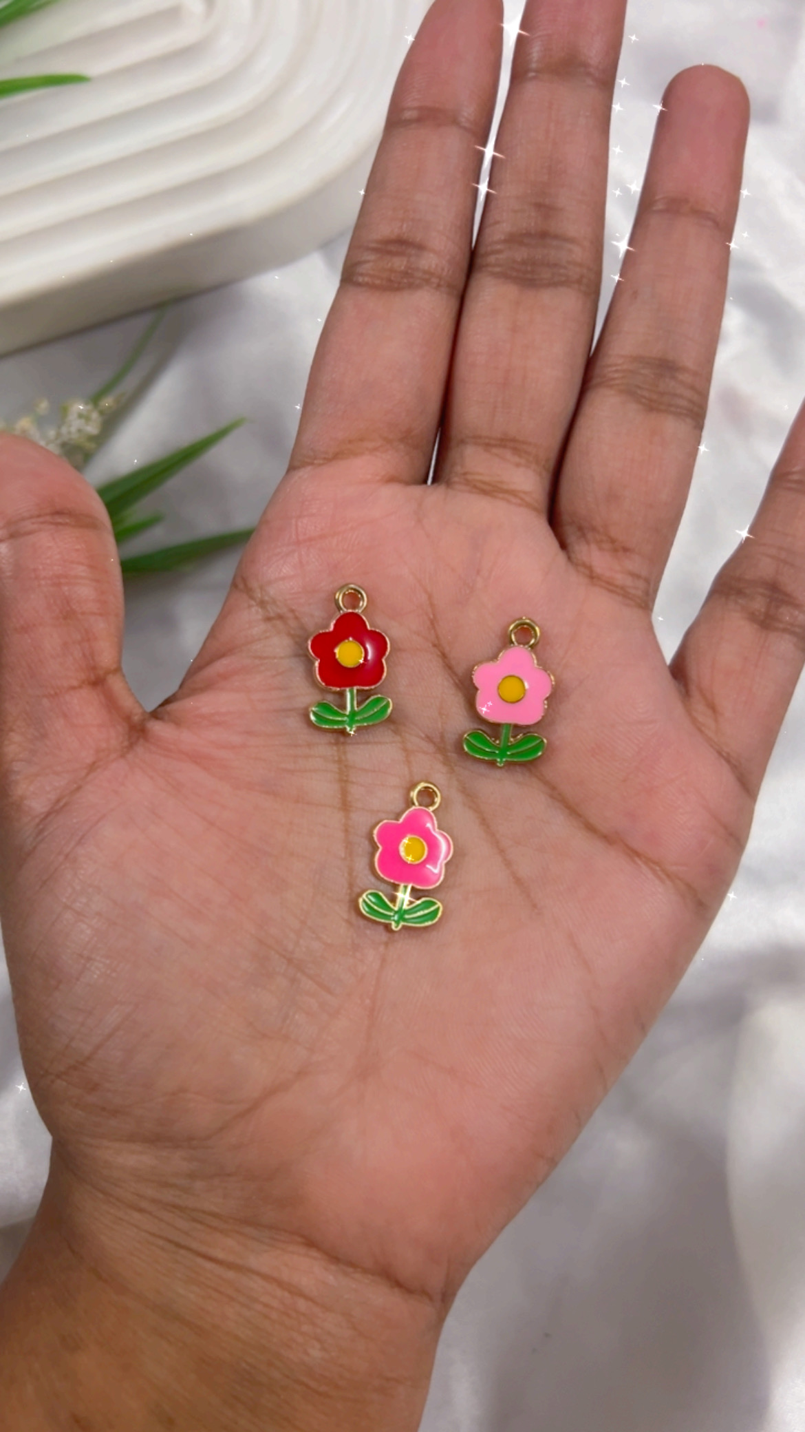 {"eId":"242138557067279","CameraPosition":1} Flower - Image 1