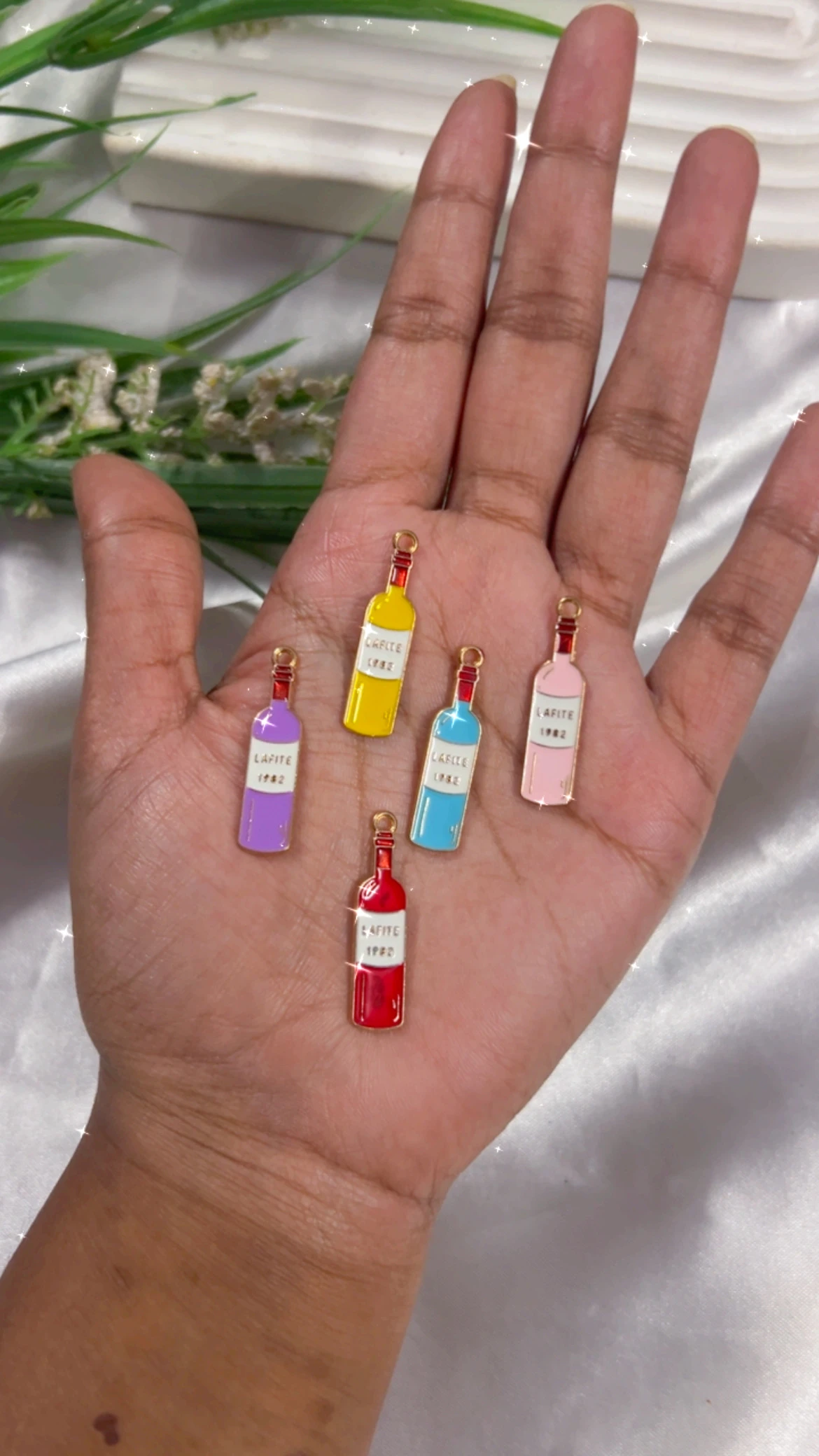 {"eId":"242138557067279","CameraPosition":1} Champange - Image 1