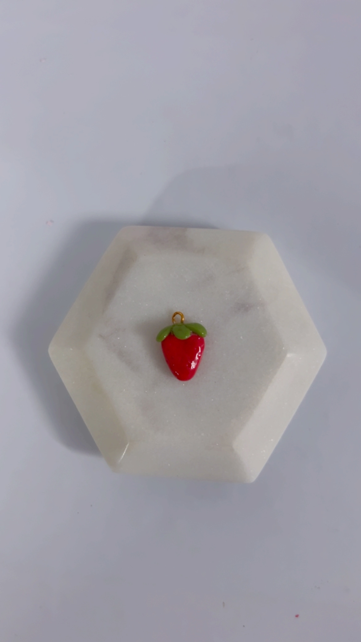 {"eId":"242138557067279","CameraPosition":1} Mini strawberry - Image 1